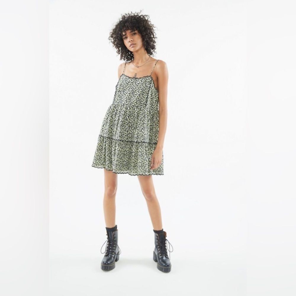 Urban Outfitters Hannah Scalloped Floral Dress NEW Black Yellow White